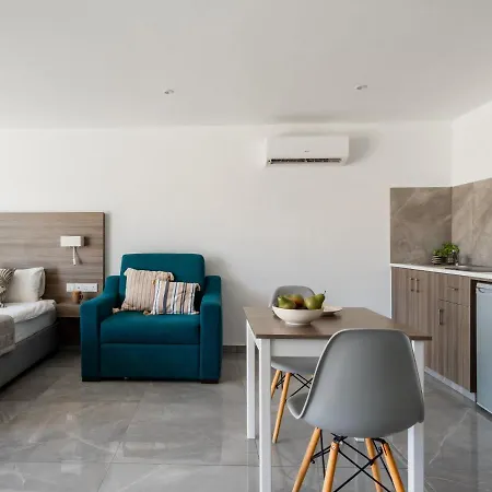 דירה Perfect Holiday Home For Sunny Pool Days And Cosy Balcony Nights All Yours