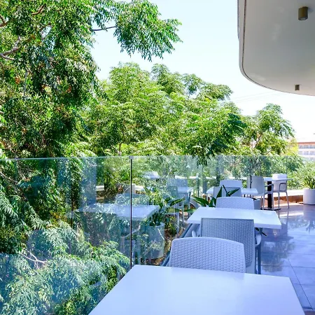 Perfect Holiday Home For Sunny Pool Days And Cosy Balcony Nights All Yours * איה נאפה